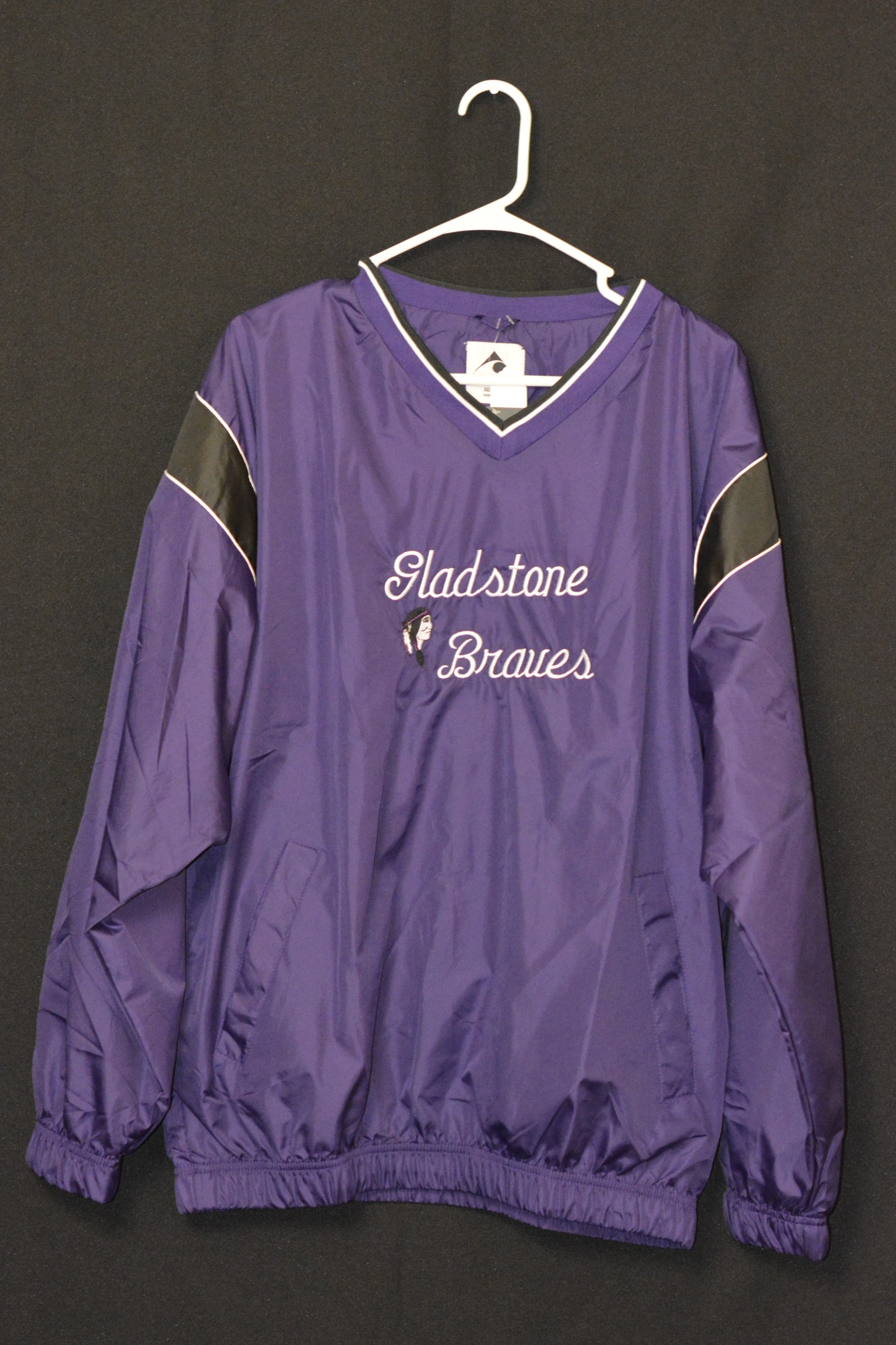 Gladstone Braves Est. – northern screen printing & embroidery